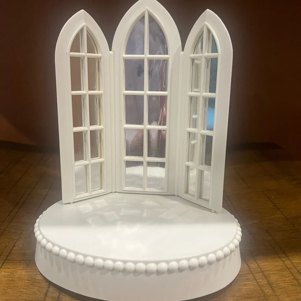 Wilton Chapel White Cake Topper with Mirror Windows and Oval Base